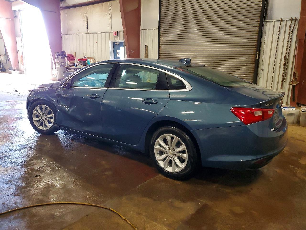 2025 Chevrolet Malibu Lt - zdjęcie 2