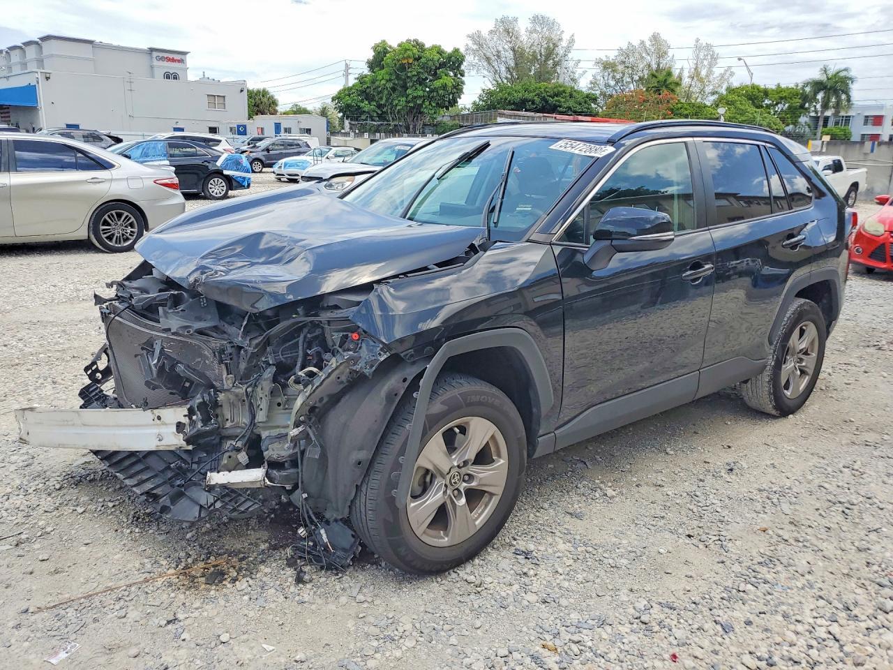 2022 Toyota Rav4 Xle - zdjęcie główne