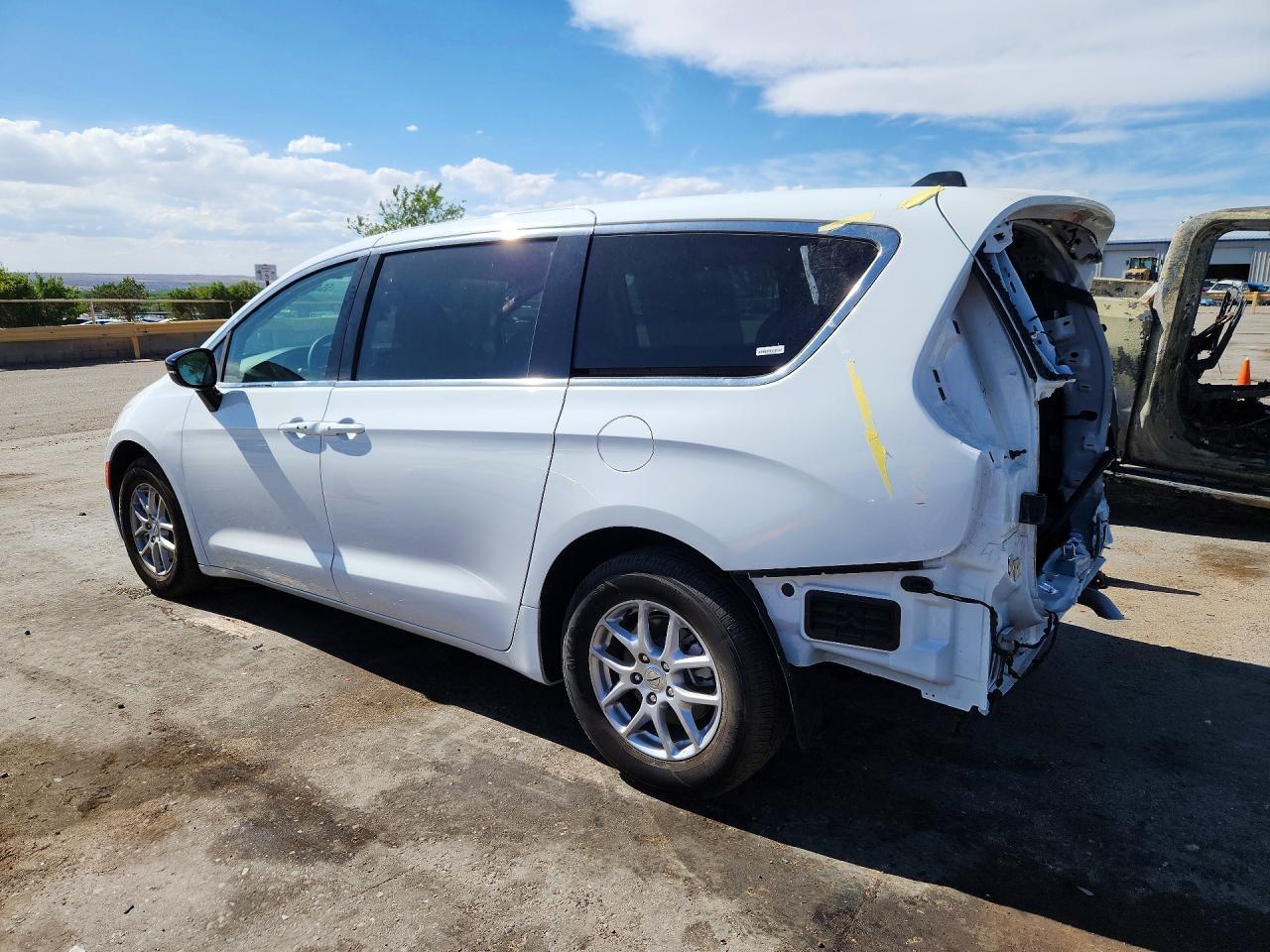 2025 Chrysler Voyager Lx - zdjęcie 2