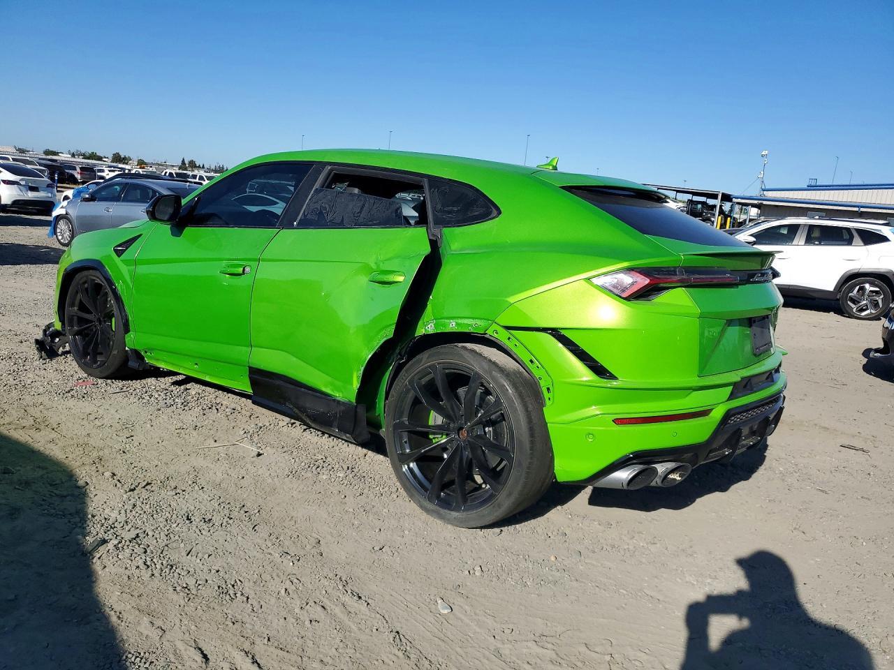 2021 Lamborghini Urus - zdjęcie 2