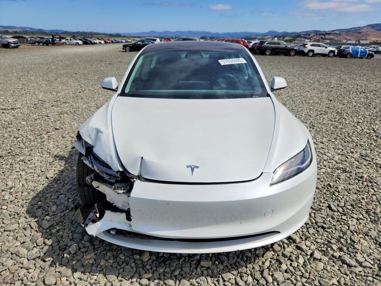 2025 Tesla Model 3 - zdjęcie 5