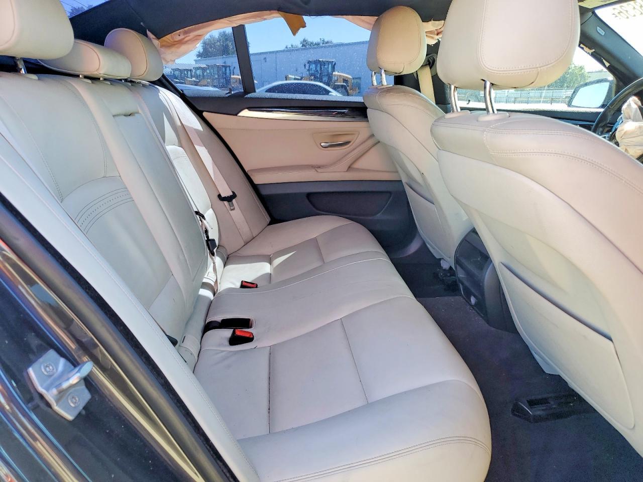 2014 BMW Seria 5 535i - zdjęcie 10