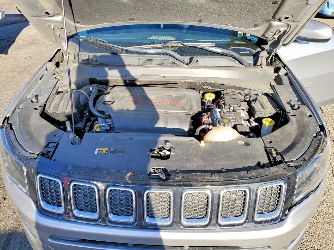 2018 Jeep Compass Latitude - zdjęcie 11