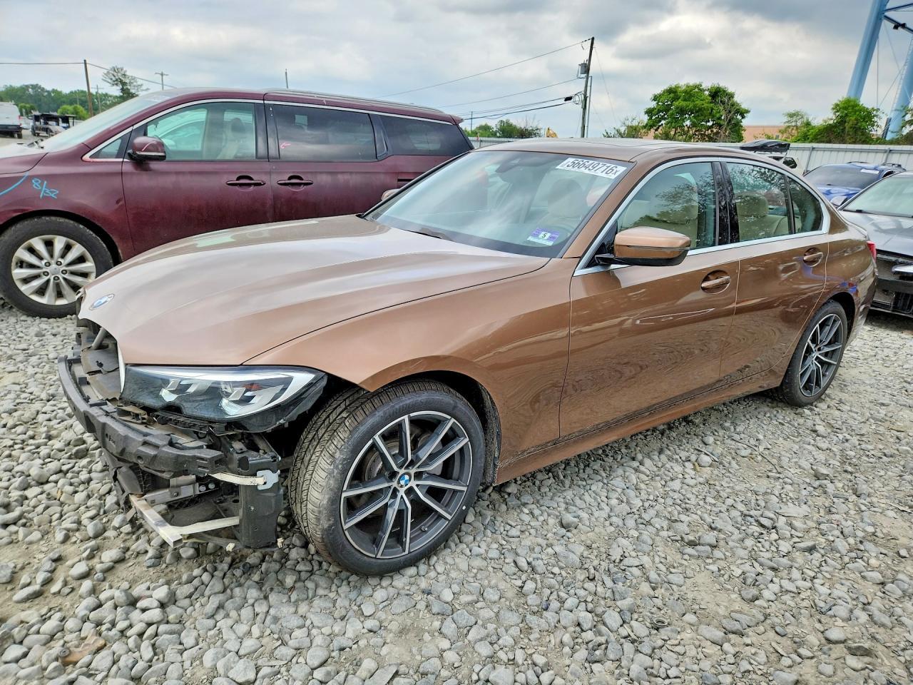 2019 BMW Seria 3 330i - zdjęcie główne