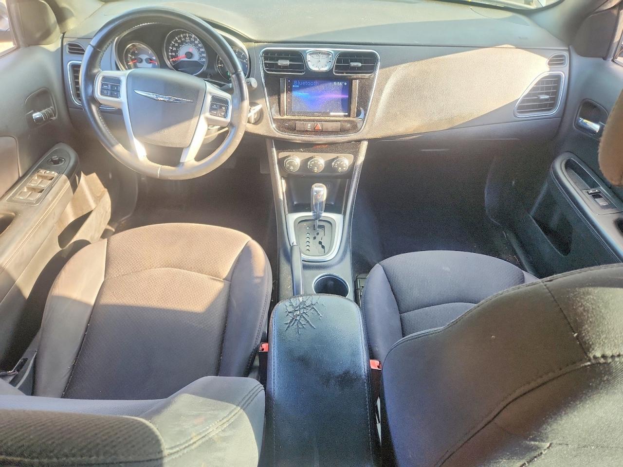 2013 Chrysler 200 Touring - zdjęcie 8
