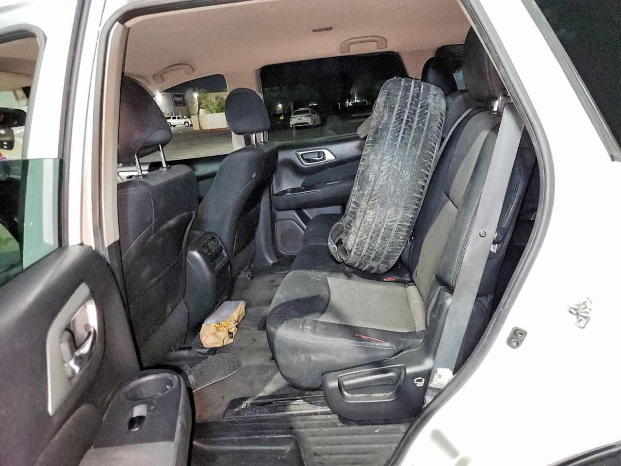 2017 Nissan Pathfinder Sv - zdjęcie 10
