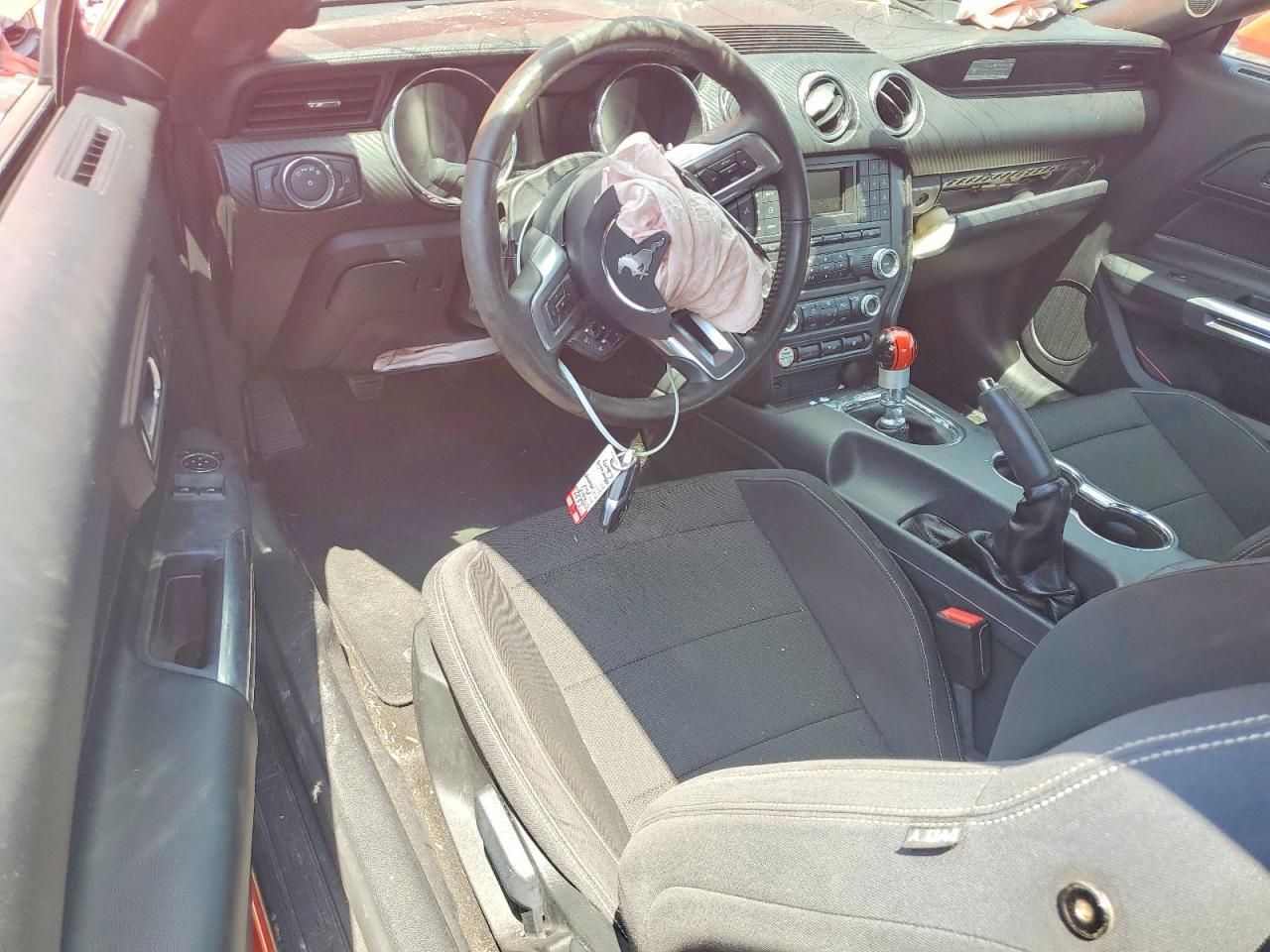 2015 Ford Mustang - zdjęcie 8