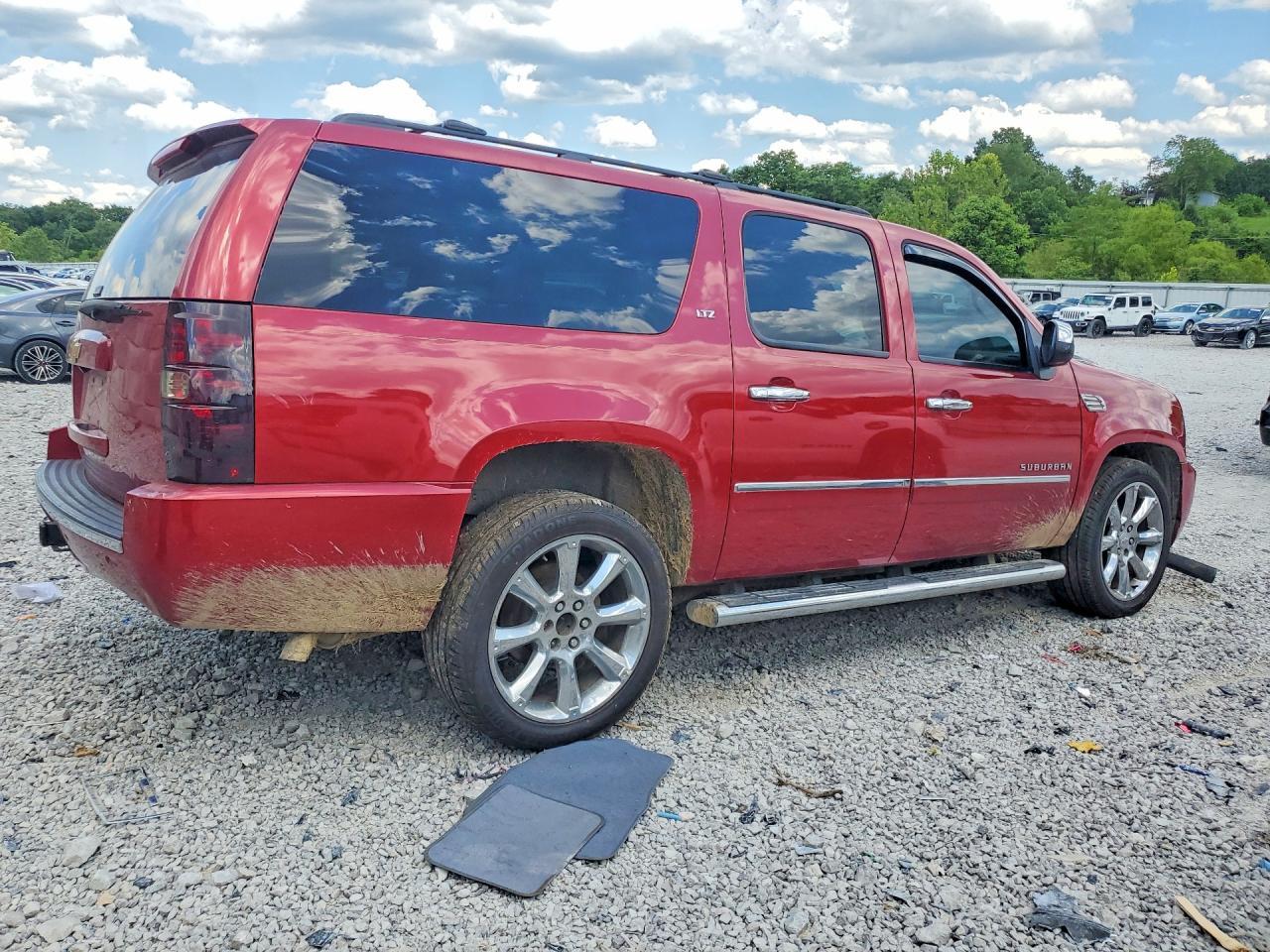 2014 Chevrolet Suburban K1500 Ltz - zdjęcie 3