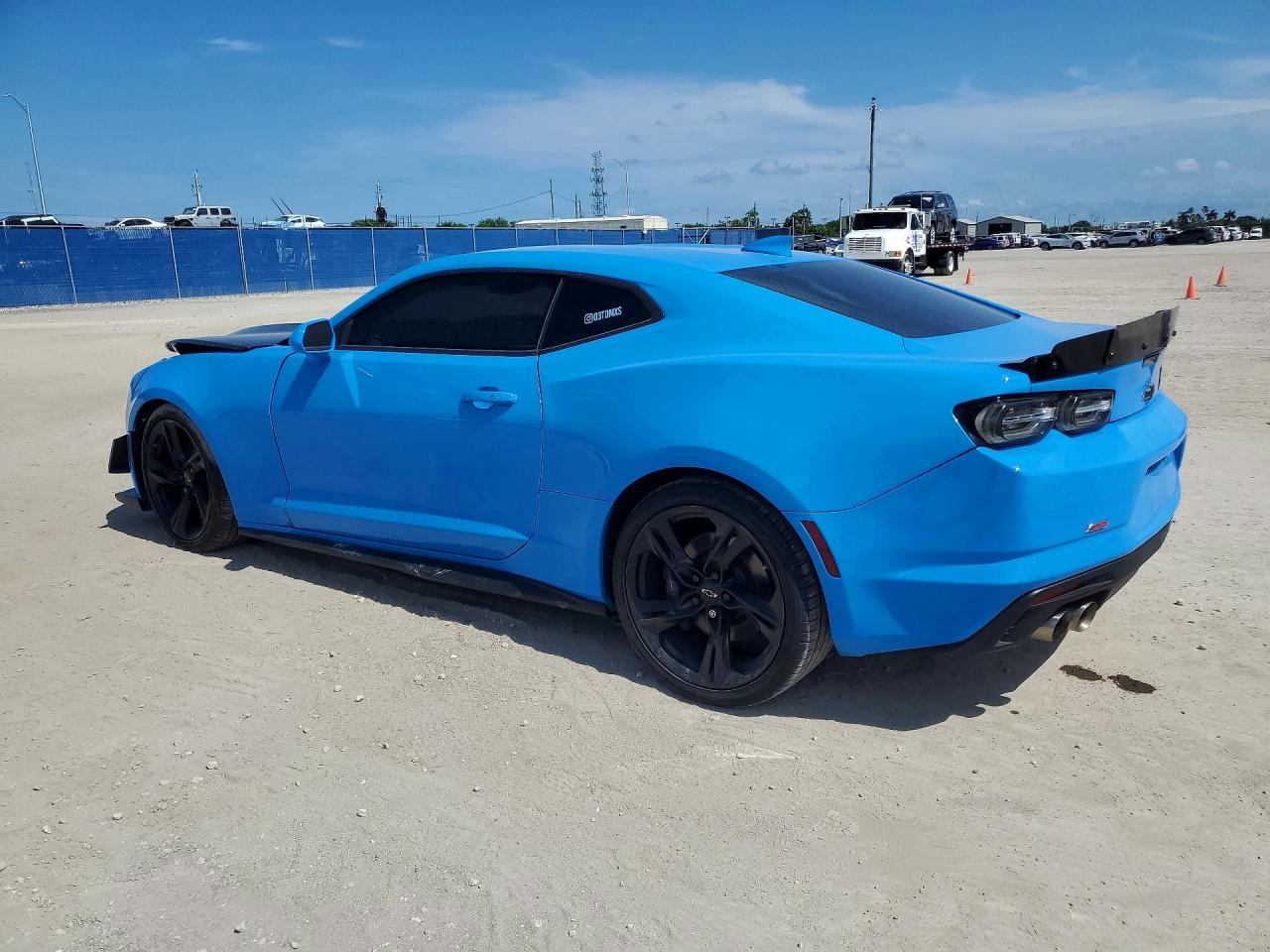 2022 Chevrolet Camaro Lt1 - zdjęcie 2