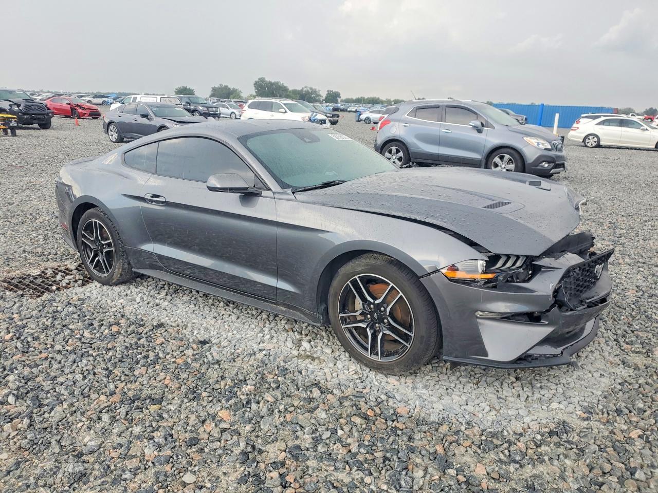 Ford Mustang - zdjęcie 4