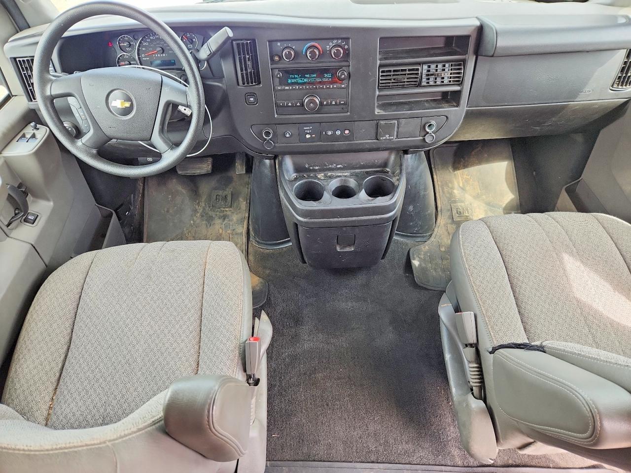 2018 Chevrolet Express G2500 - zdjęcie 8
