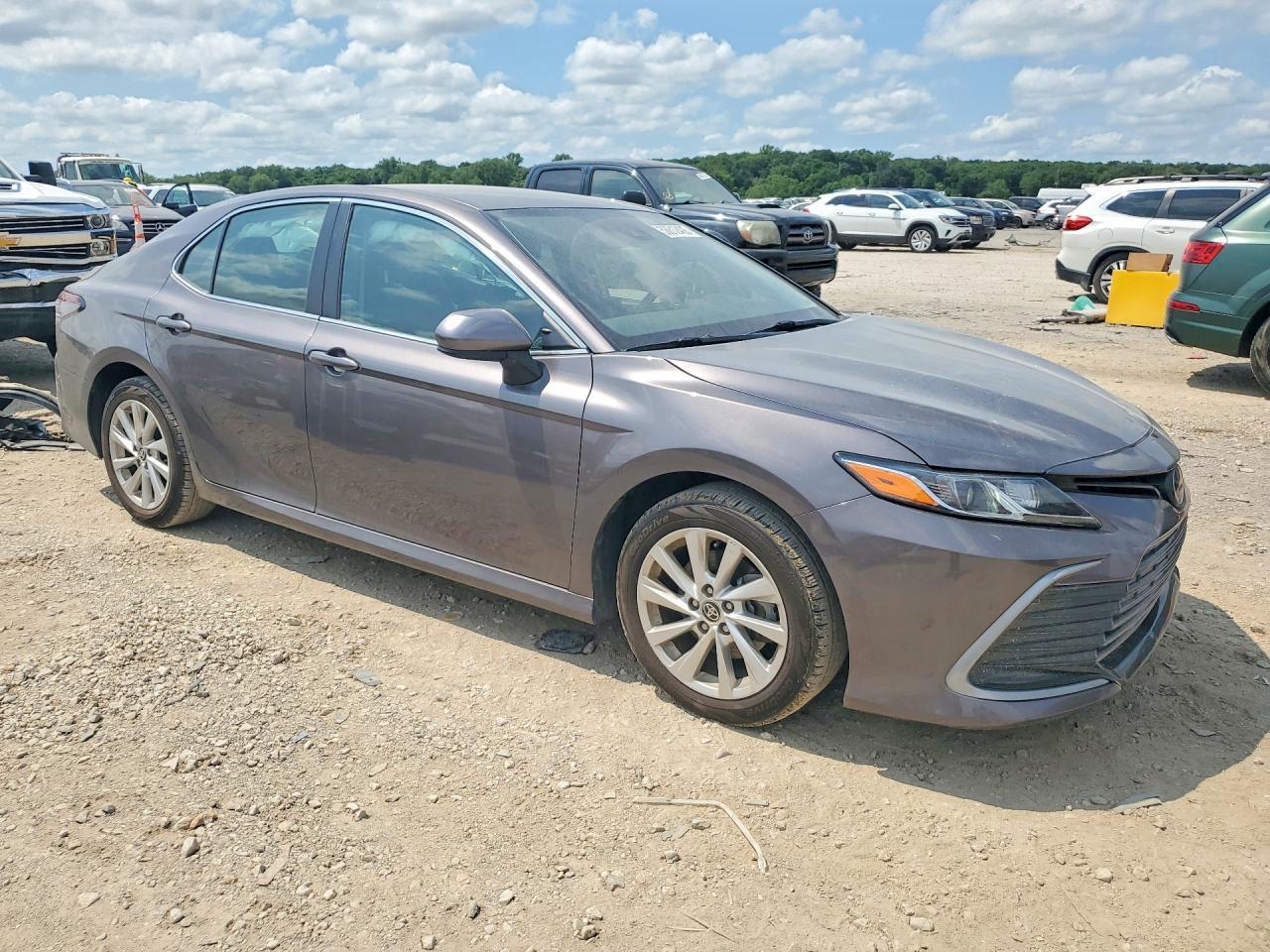 2023 Toyota Camry Le - zdjęcie 4