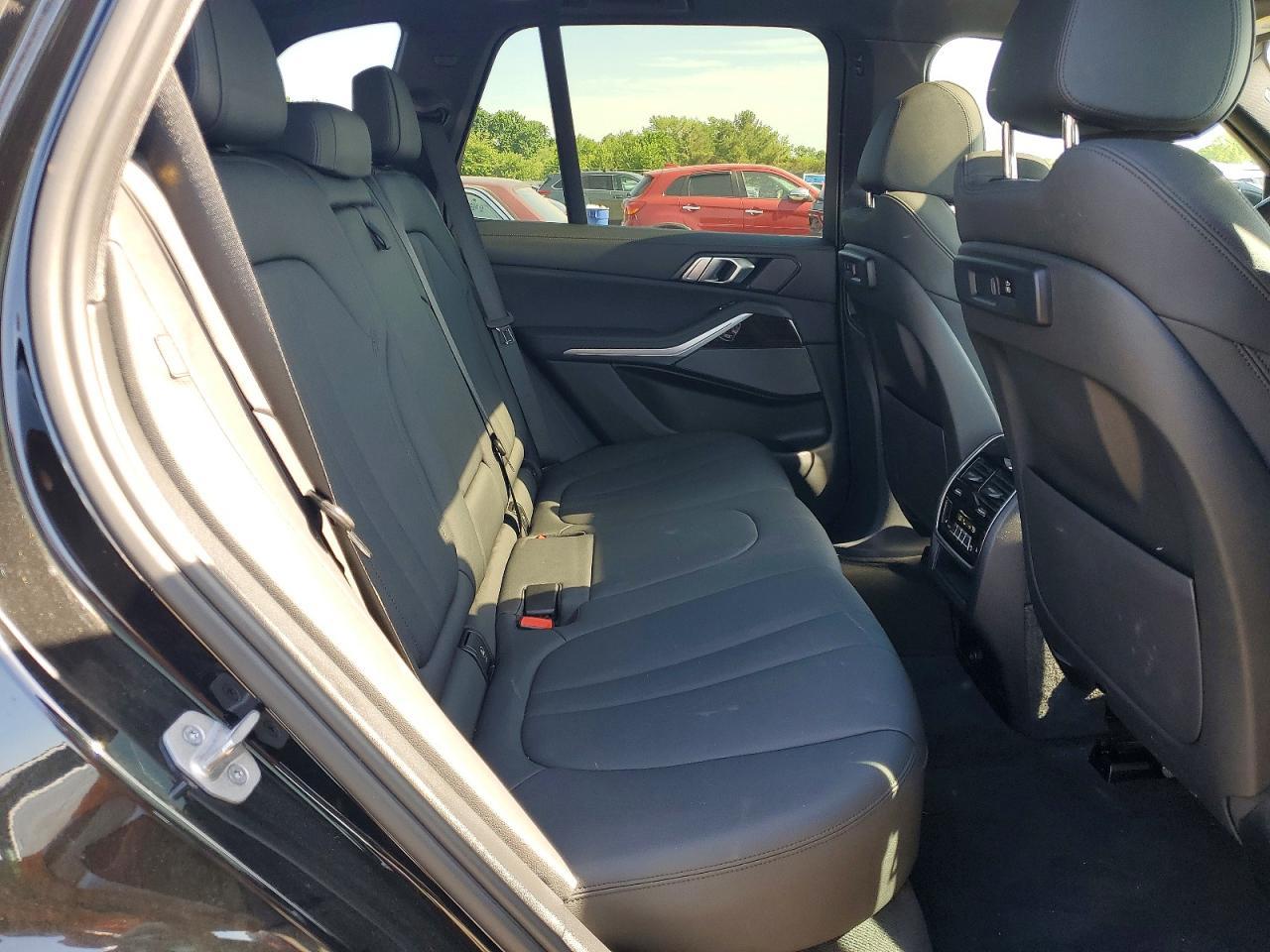 2021 BMW X5 xDrive40I - zdjęcie 11