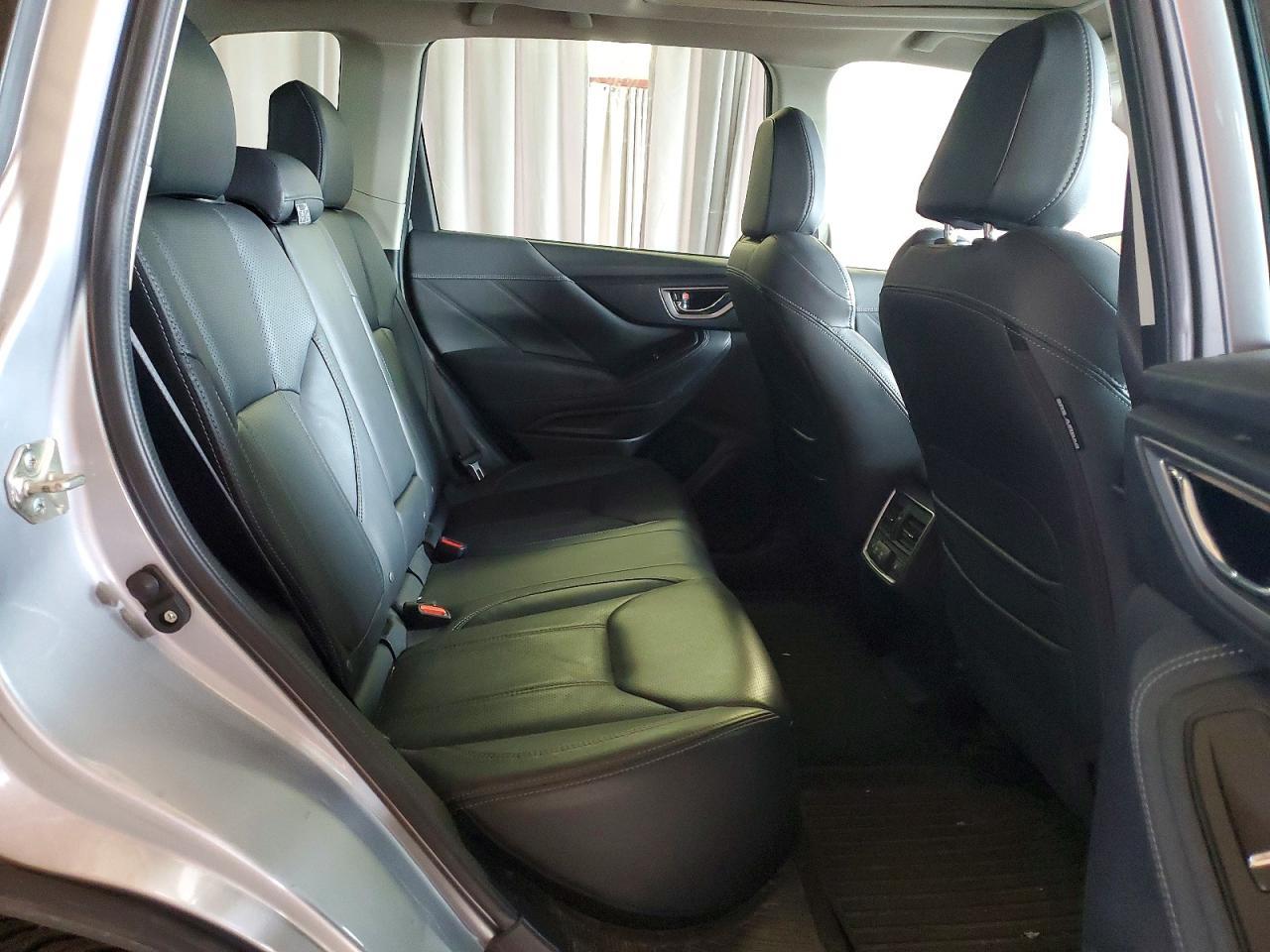 2020 Subaru Forester Touring - zdjęcie 11