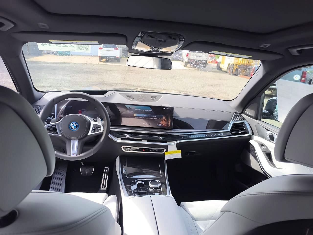 2026 BMW X5 xDrive50E - zdjęcie 9