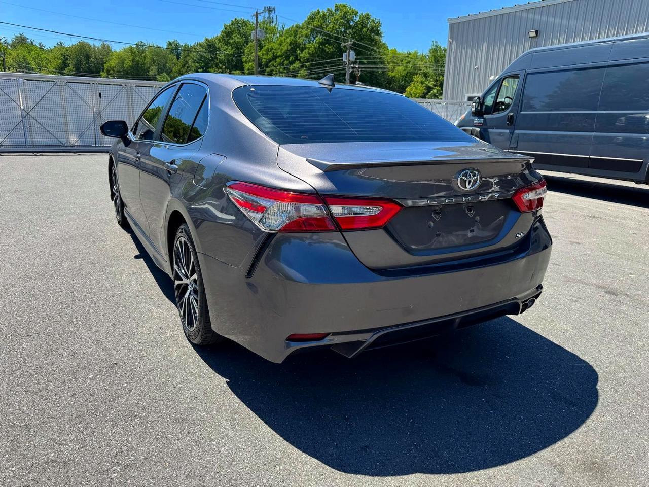 2019 Toyota Camry Se - zdjęcie 2