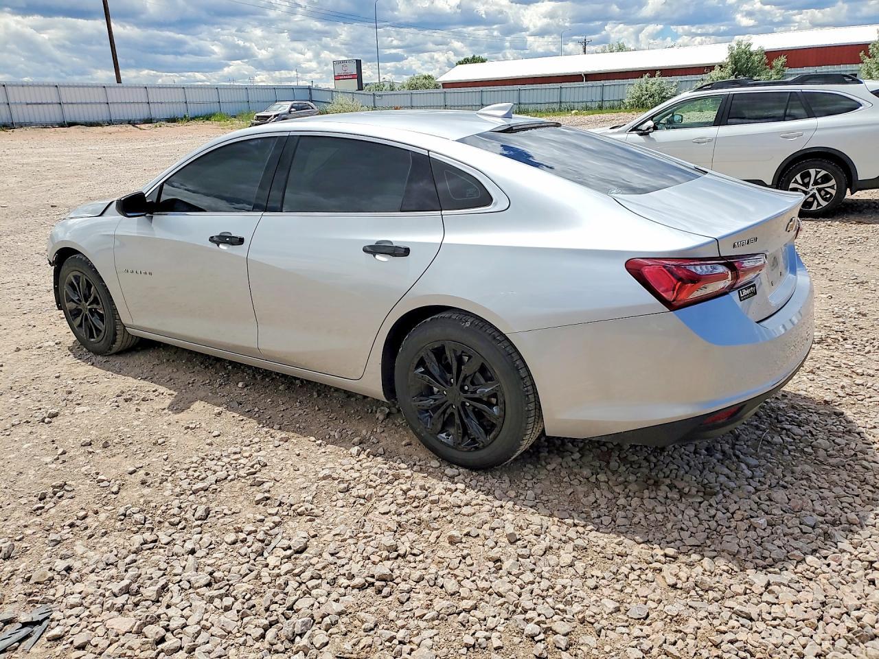 2022 Chevrolet Malibu Lt - zdjęcie 2