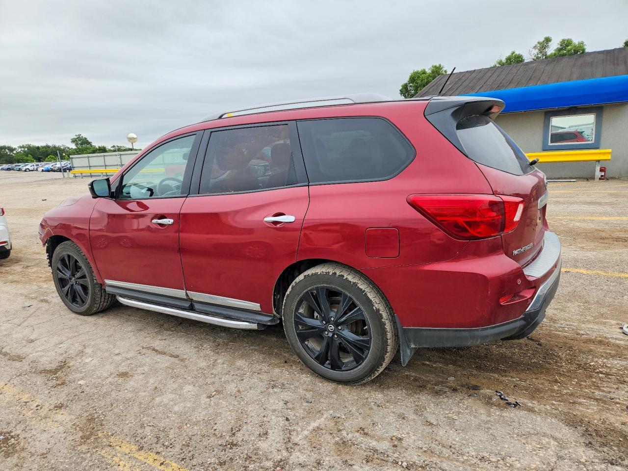 2017 Nissan Pathfinder Platinum - zdjęcie 2
