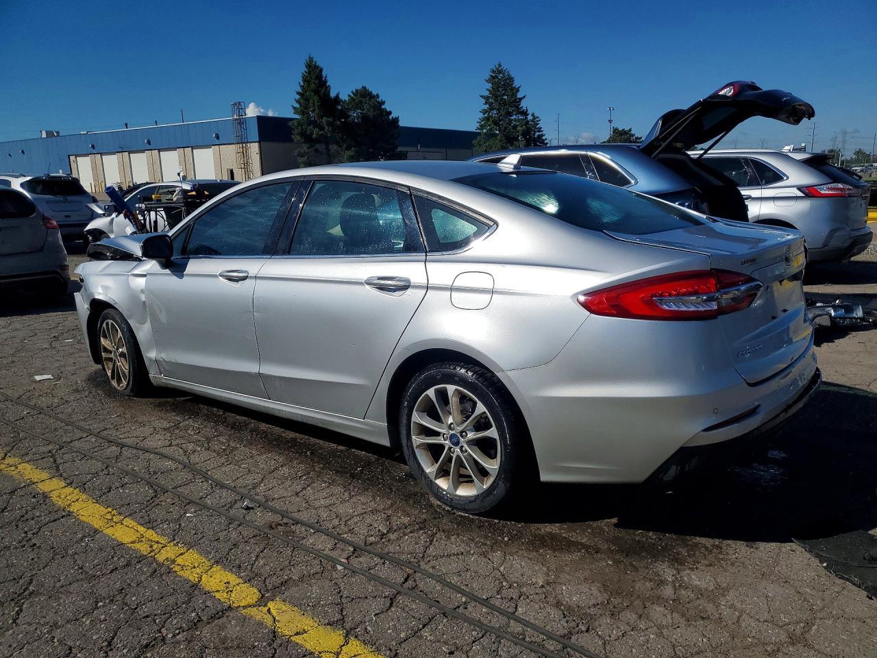 2019 Ford Fusion Se - zdjęcie 2