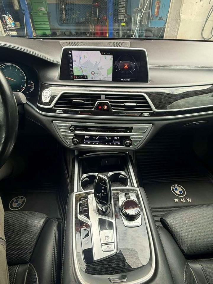 2018 BMW 750 Xi - zdjęcie 7