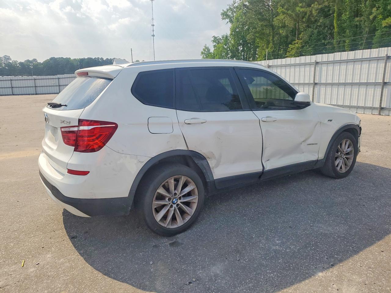2017 BMW X3 Sdrive28I - zdjęcie 3
