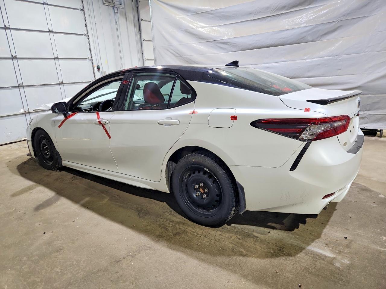 2022 Toyota Camry Xse - zdjęcie 2