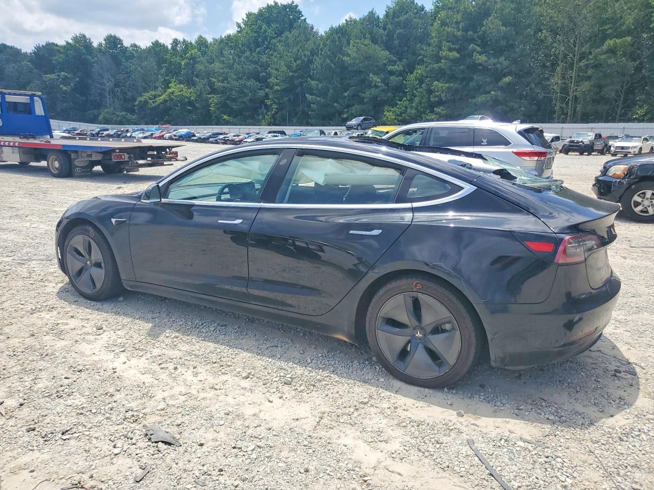 2018 Tesla Model 3 - zdjęcie 2