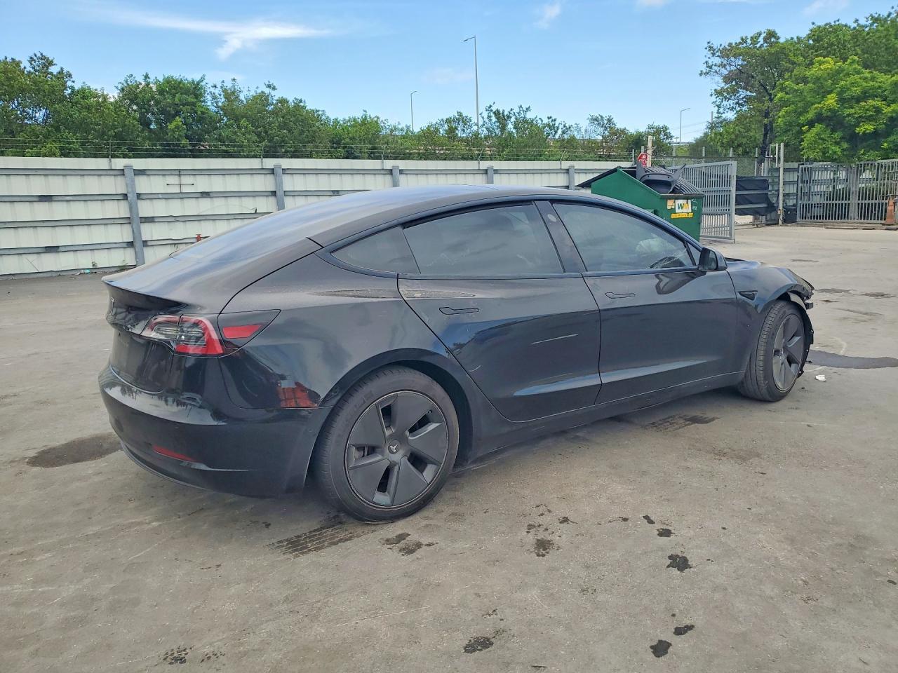2021 Tesla Model 3 - zdjęcie 3
