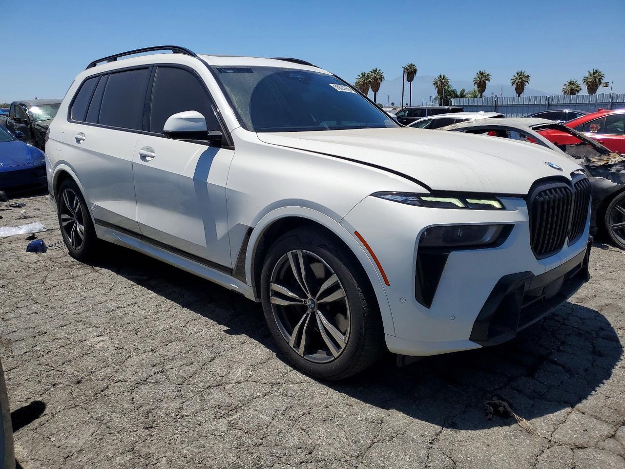 2023 BMW X7 xDrive40I - zdjęcie 4