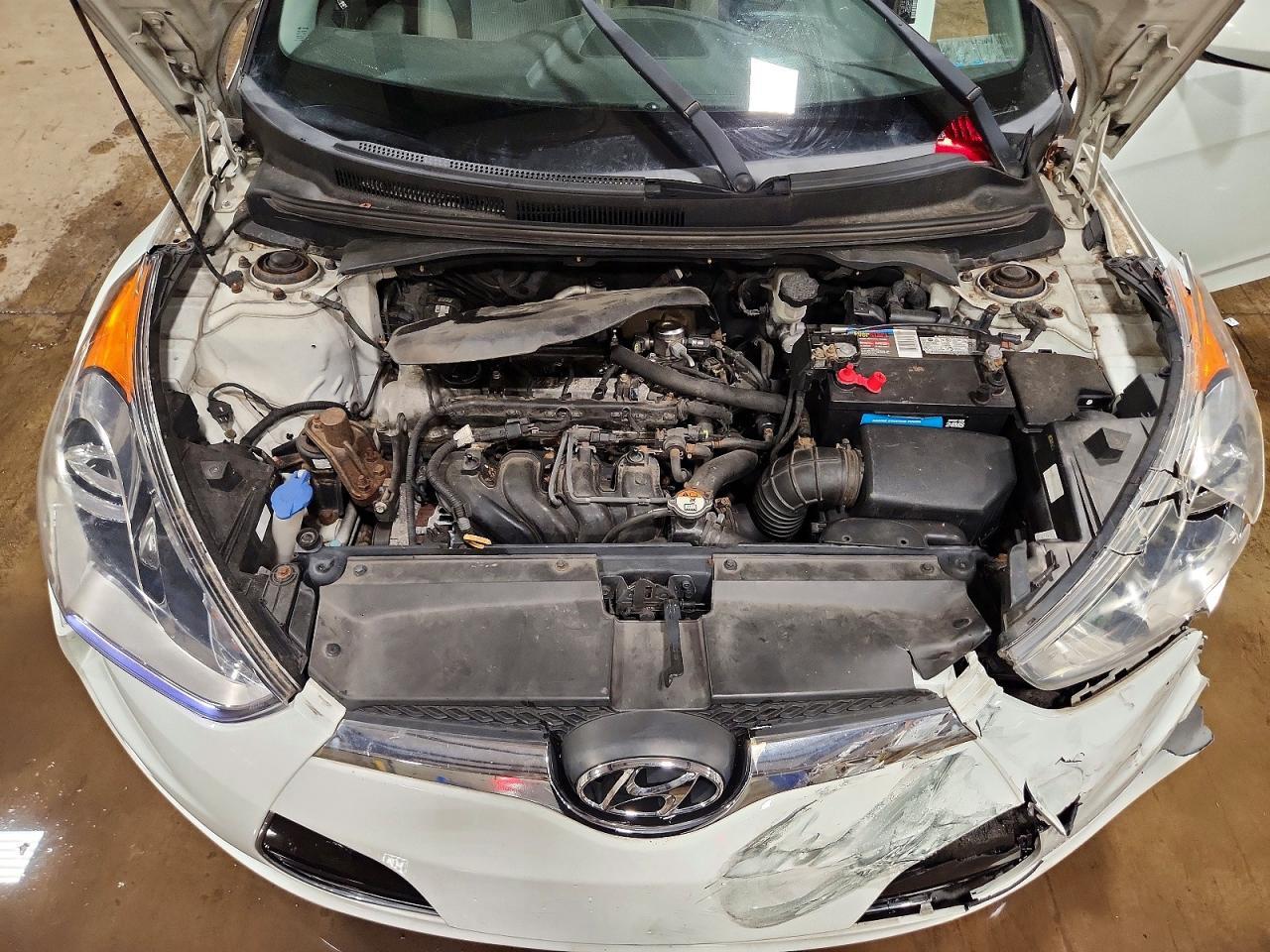 2013 Hyundai Veloster Base - zdjęcie 11