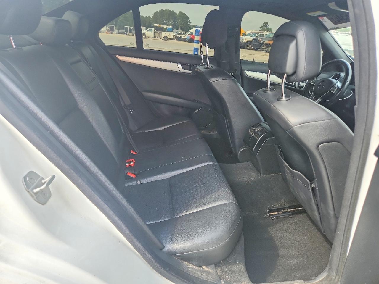 2013 Mercedes-Benz C 250 - zdjęcie 10