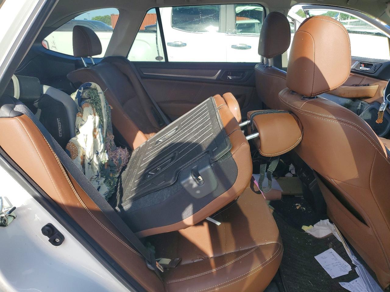 2018 Subaru Outback Touring - zdjęcie 10