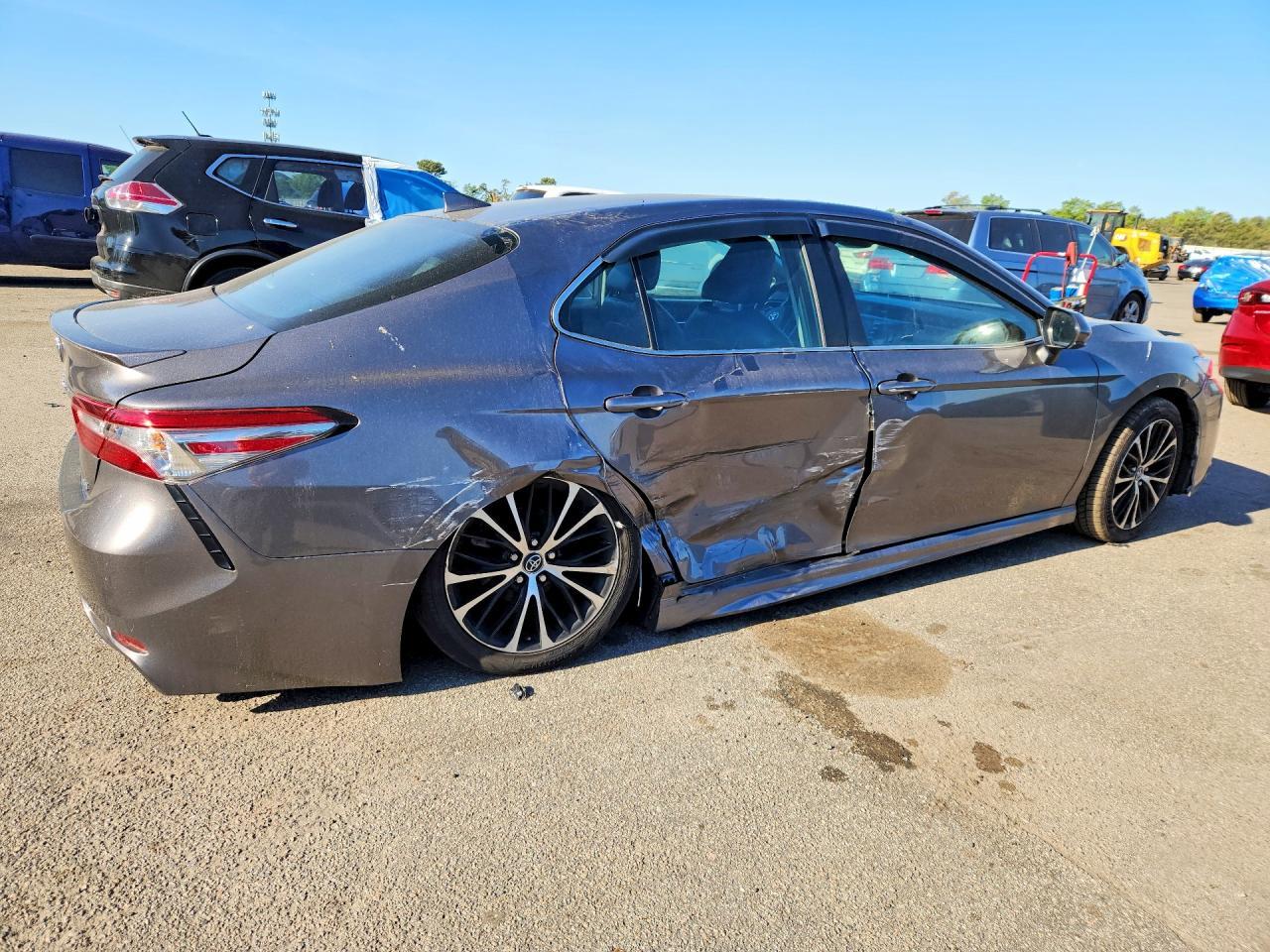 2019 Toyota Camry Se - zdjęcie 3