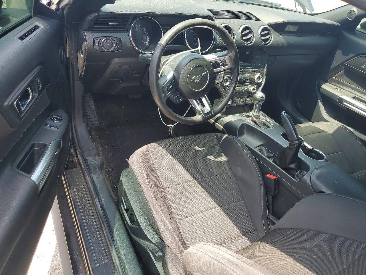 2015 Ford Mustang - zdjęcie 8