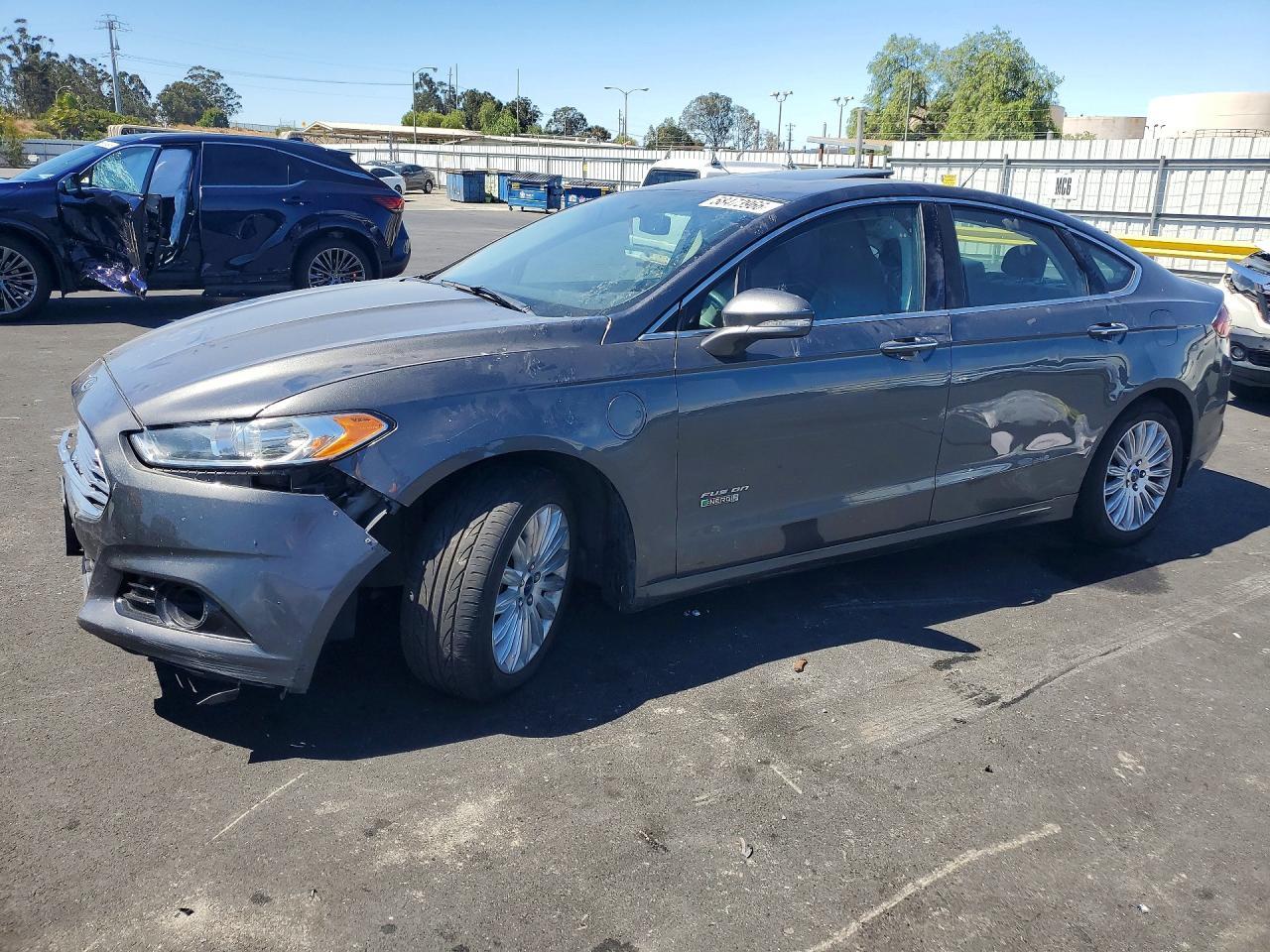 2015 Ford Fusion Titanium Phev - zdjęcie główne