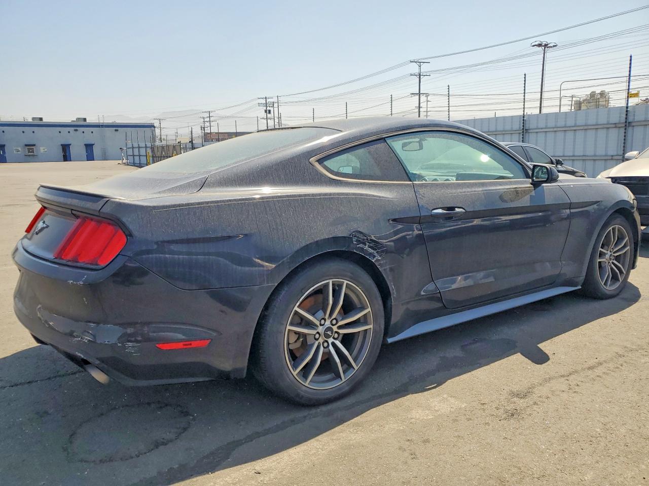 2017 Ford Mustang - zdjęcie 3