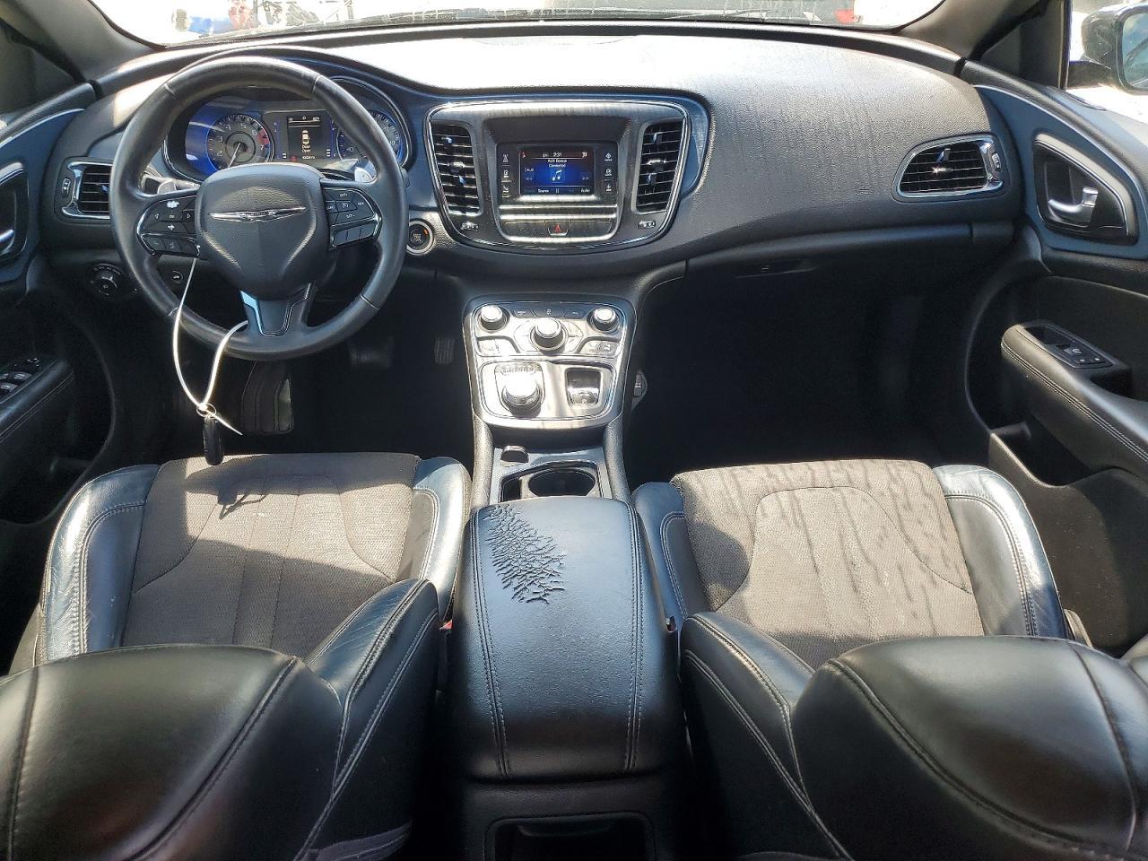 2015 Chrysler 200 S - zdjęcie 8