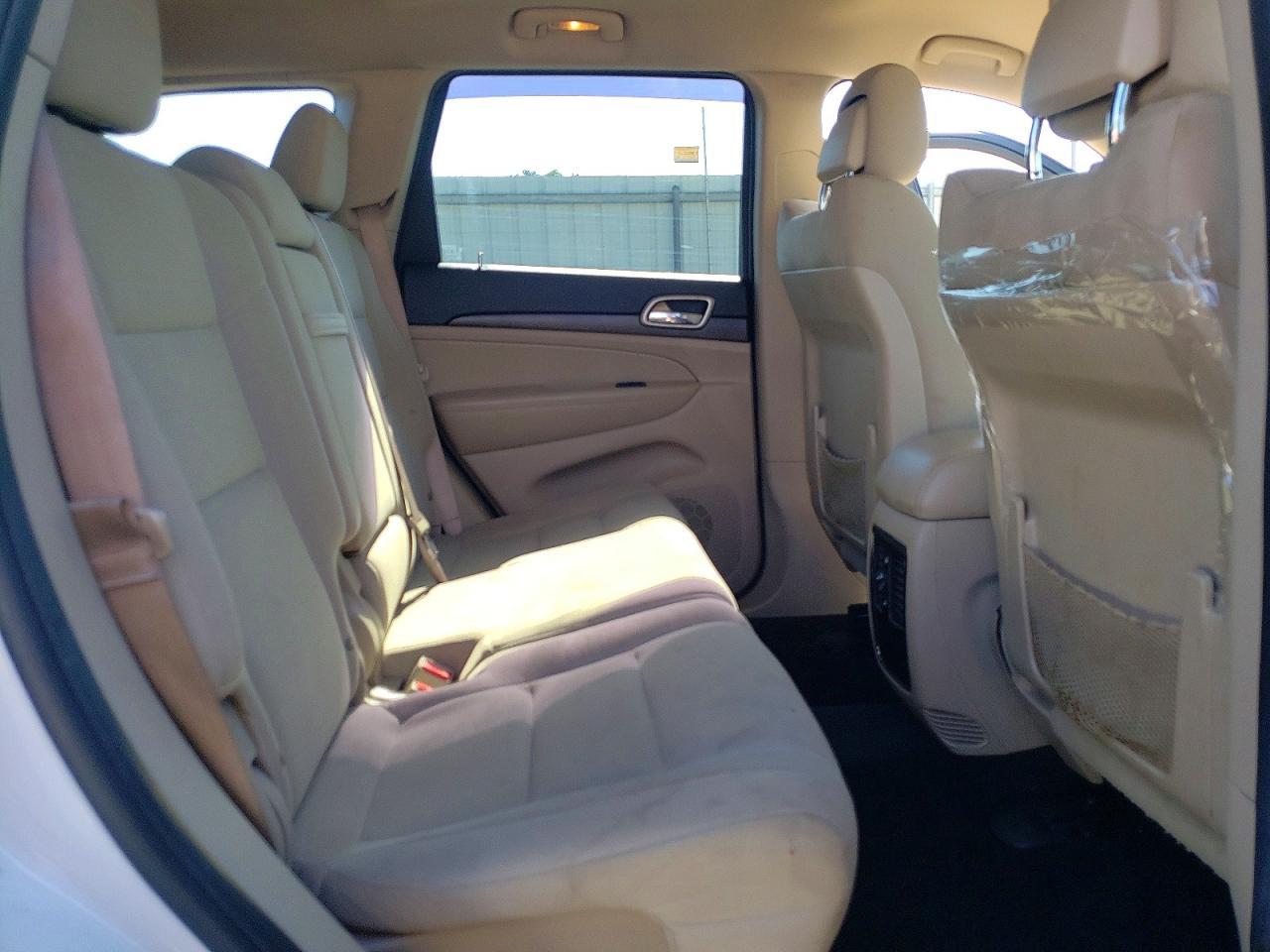 2014 Jeep Grand Cherokee Laredo - zdjęcie 11
