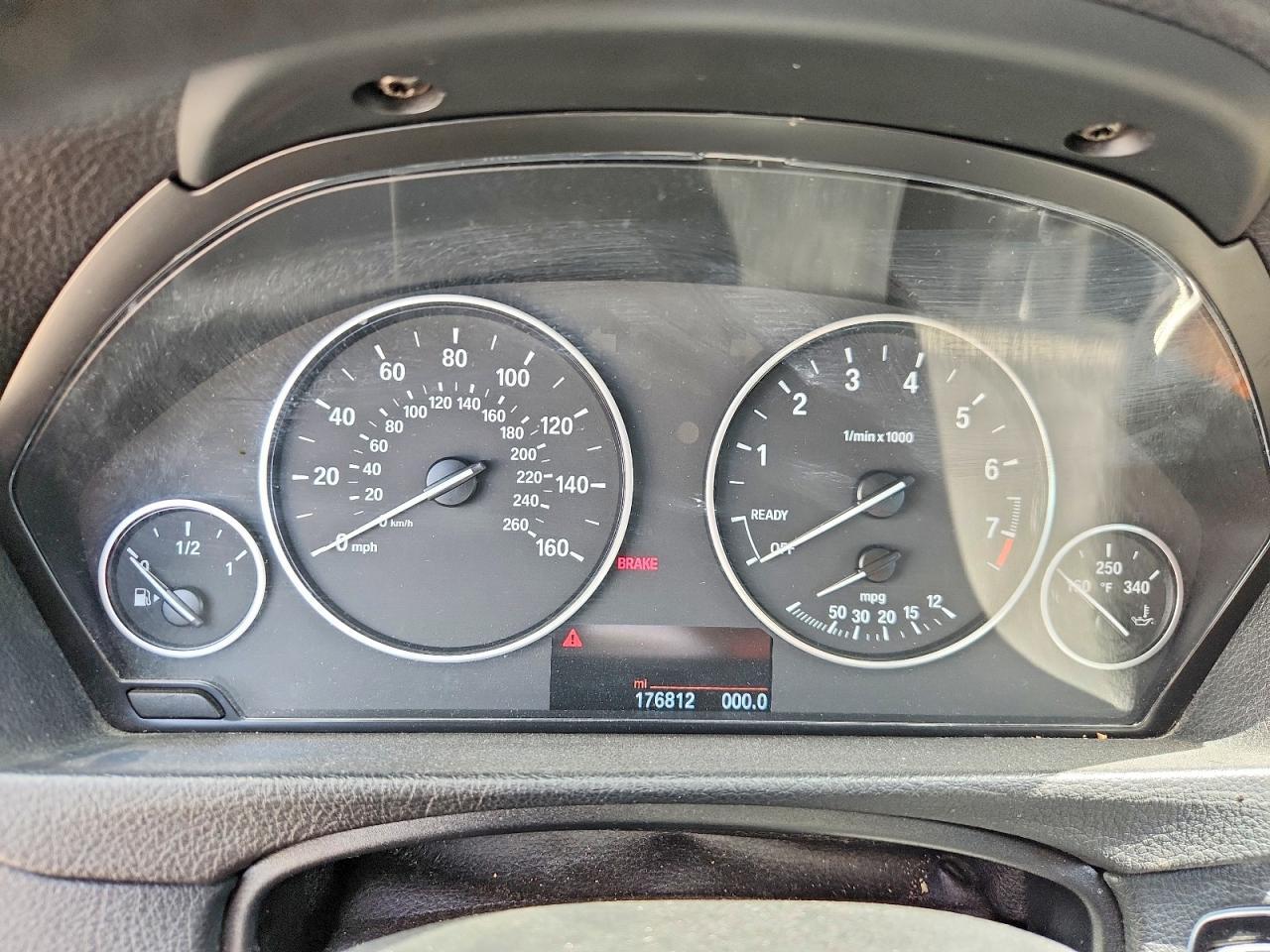 2014 BMW 320 I xDrive - zdjęcie 9