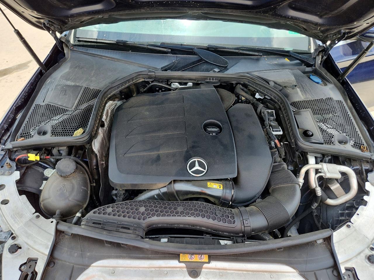 2019 Mercedes-Benz C 300 4Matic - zdjęcie 11