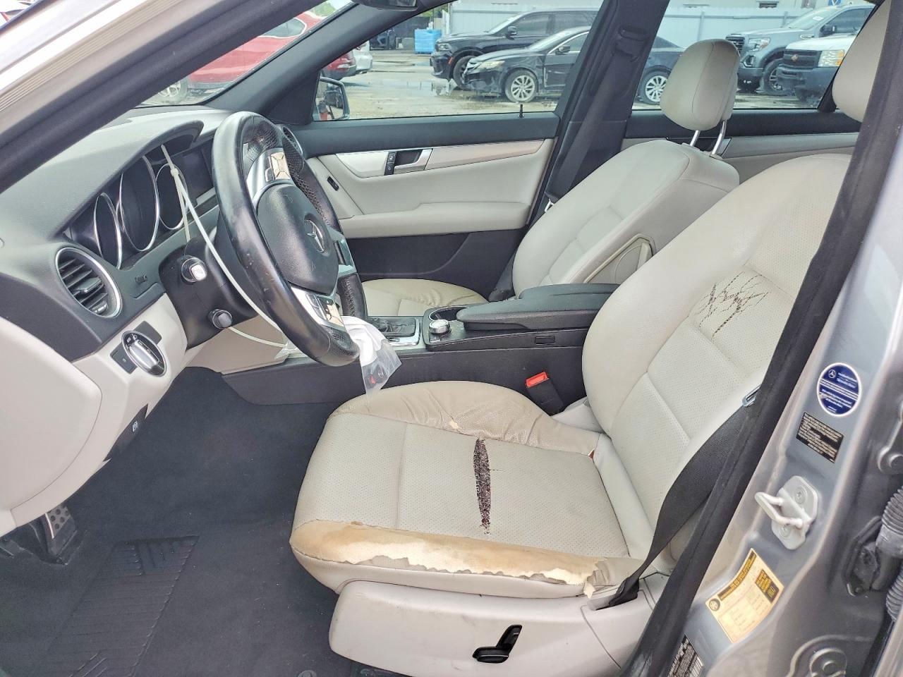 2014 Mercedes-Benz C 250 - zdjęcie 7