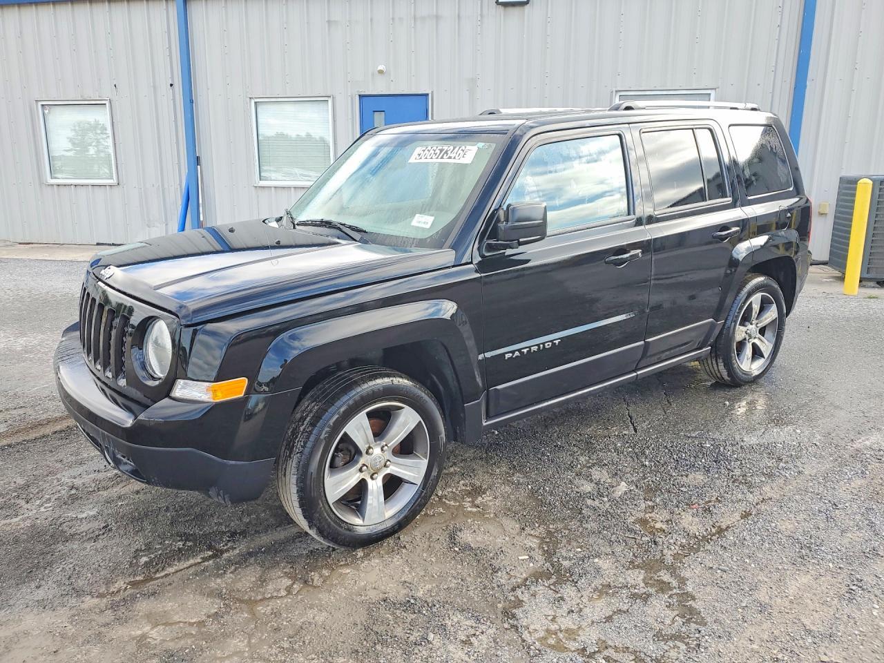 2017 Jeep Patriot Latitude - zdjęcie główne
