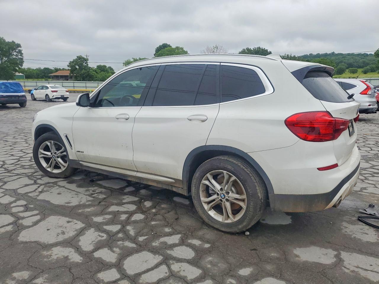 2018 BMW X3 xDrive30I - zdjęcie 2