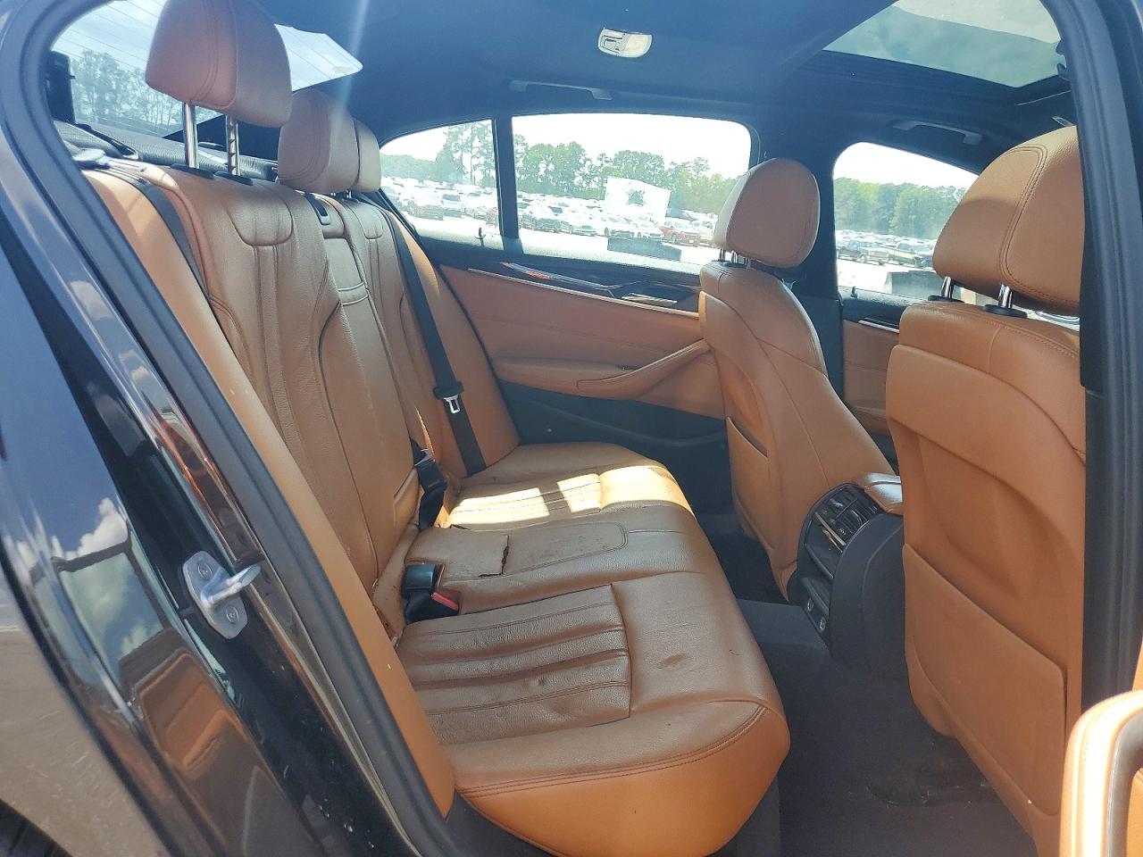 2017 BMW 530 I - zdjęcie 10