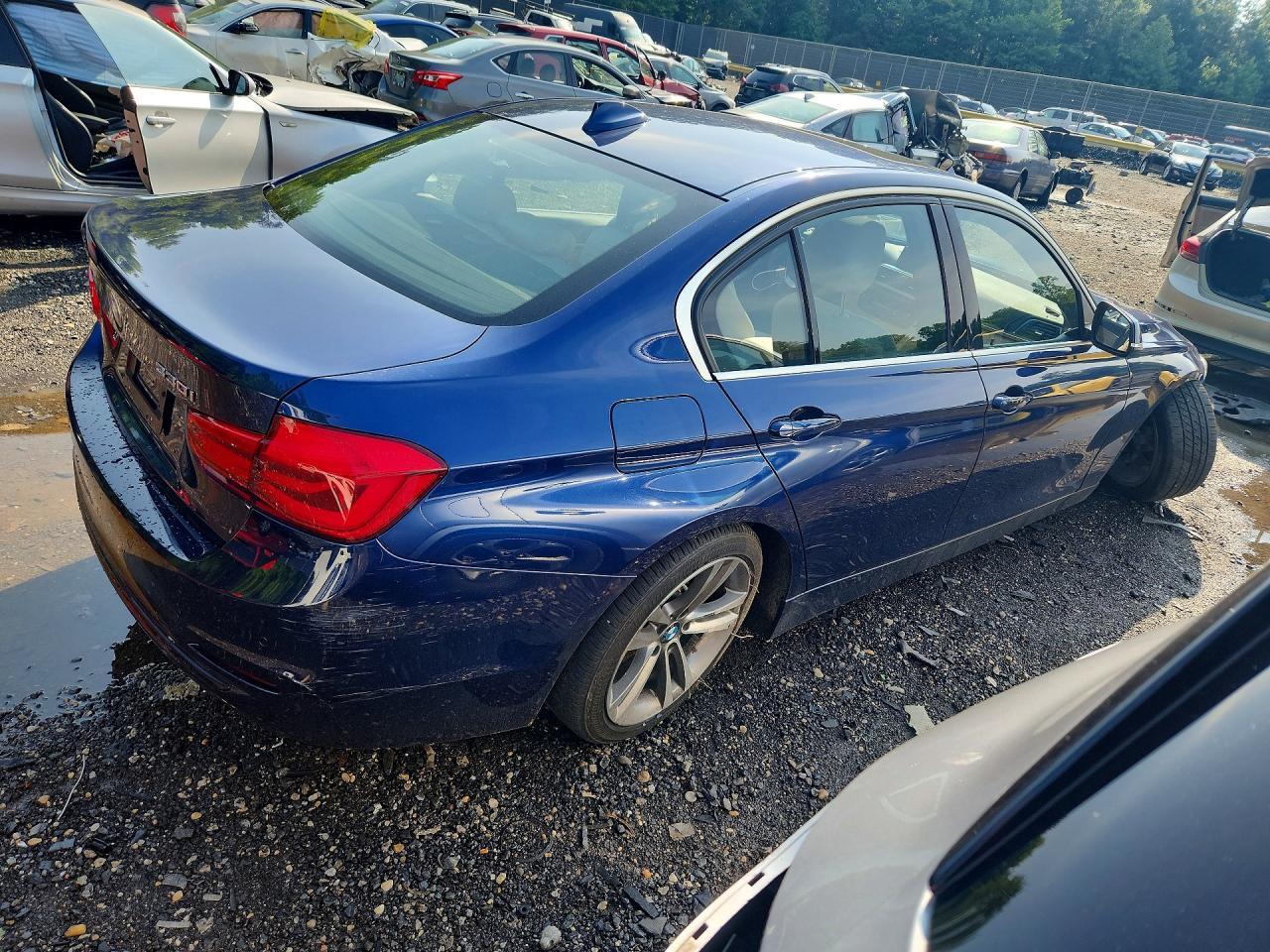 2017 BMW 330 I - zdjęcie 3