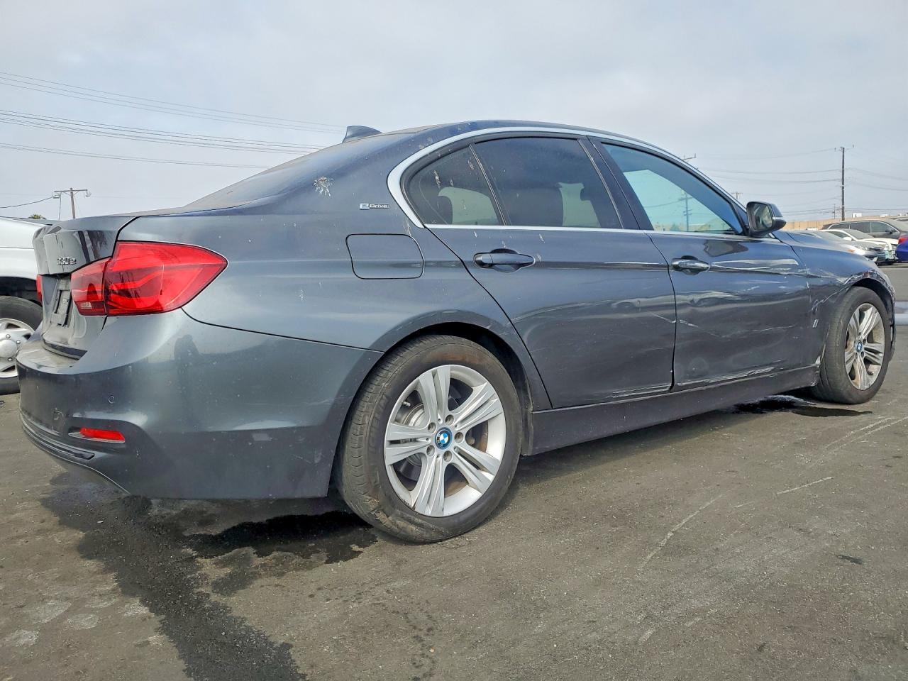 2017 BMW 330E - zdjęcie 3