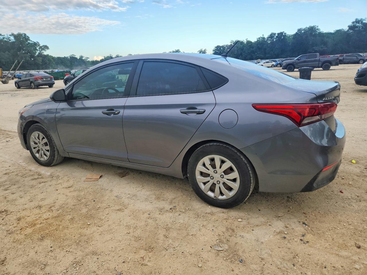 2020 Hyundai Accent Se - zdjęcie 2