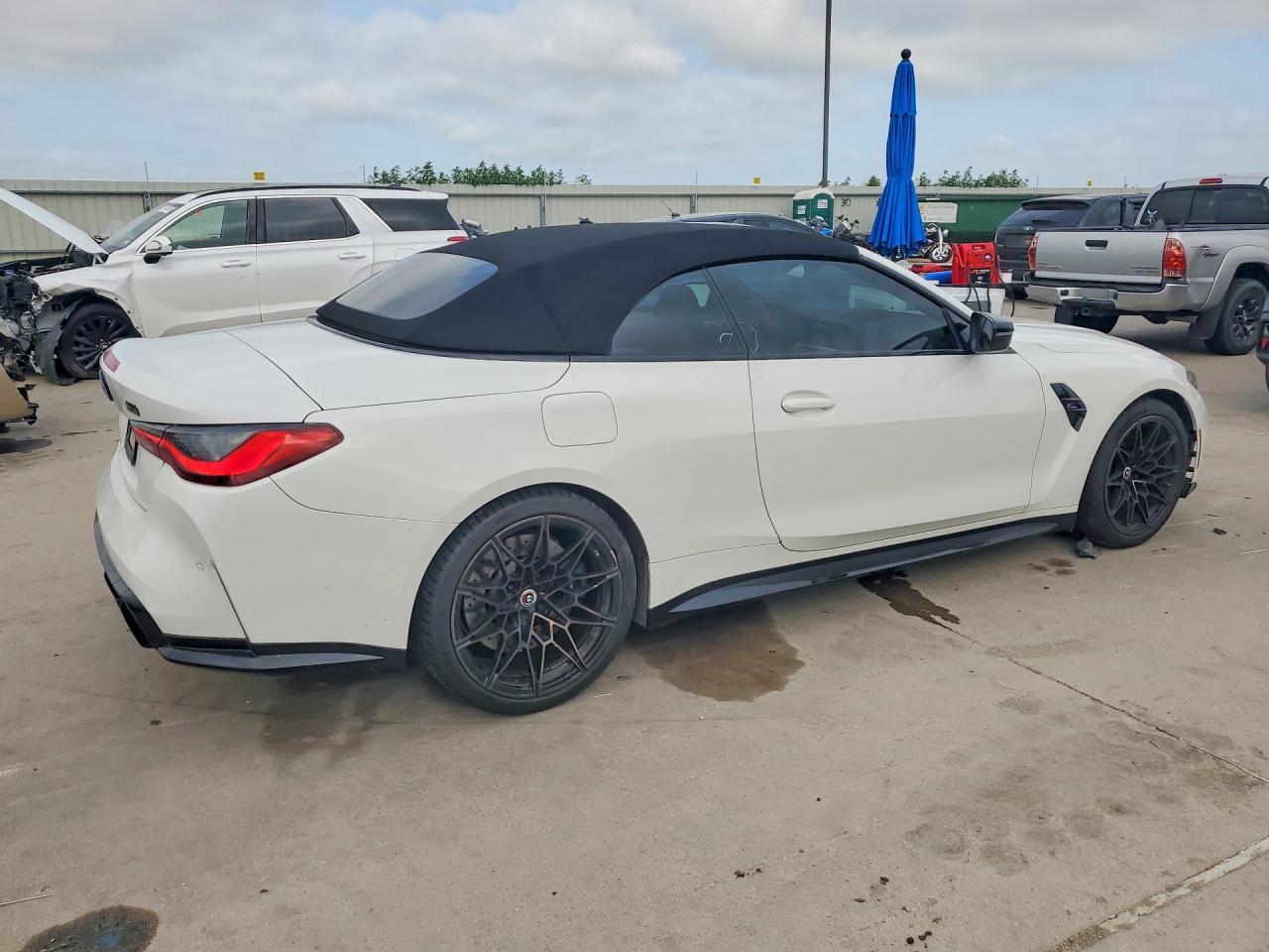 2023 BMW M4 Competition - zdjęcie 3