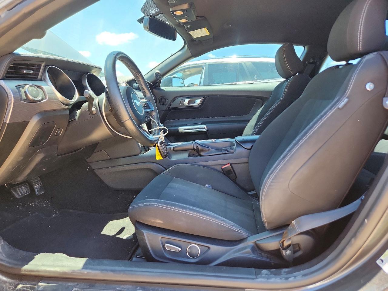 2019 Ford Mustang - zdjęcie 7