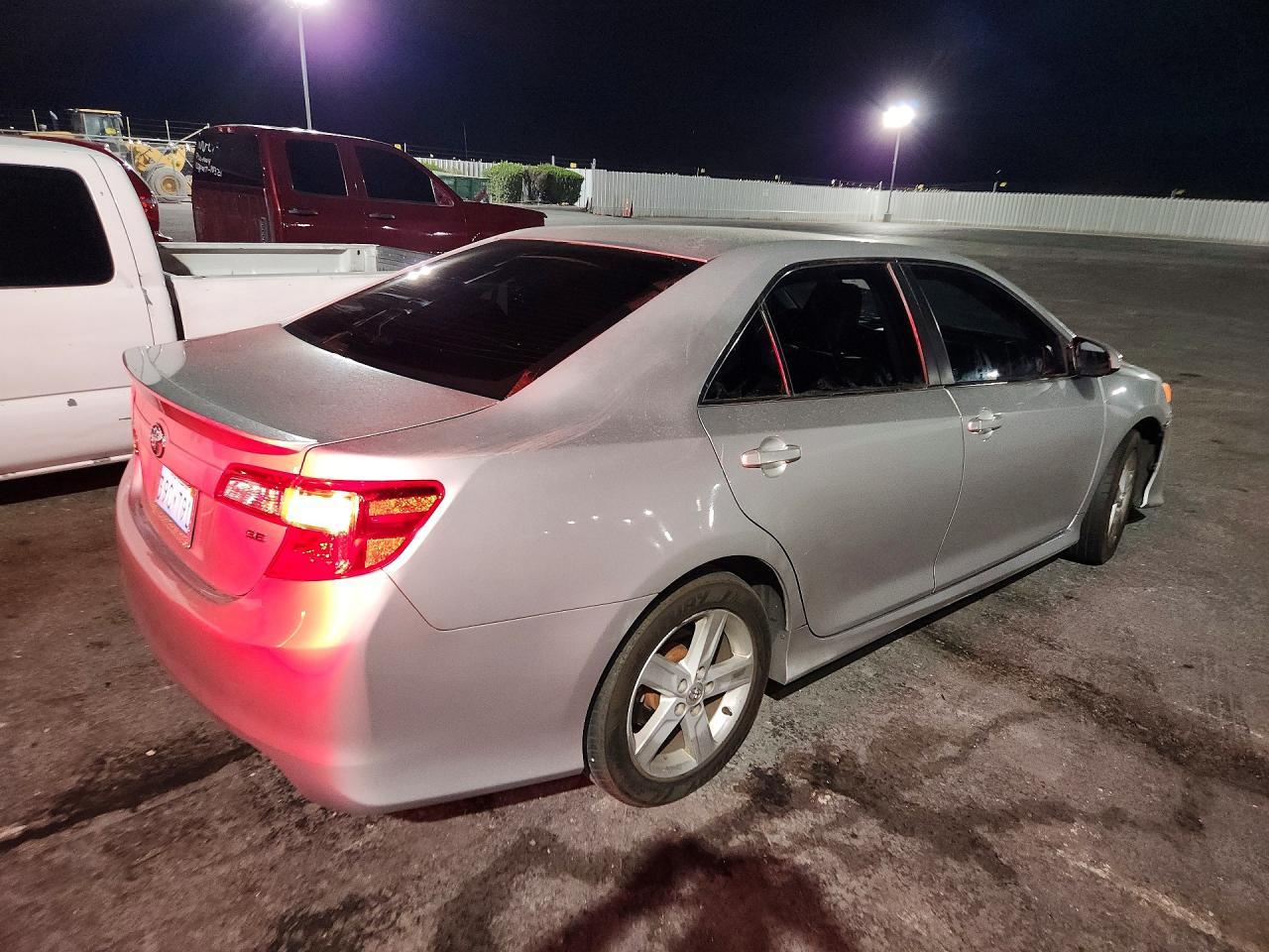 2014 Toyota Camry L - zdjęcie 3